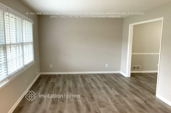 Foto del edificio - 2360 Sandgate Rd SW