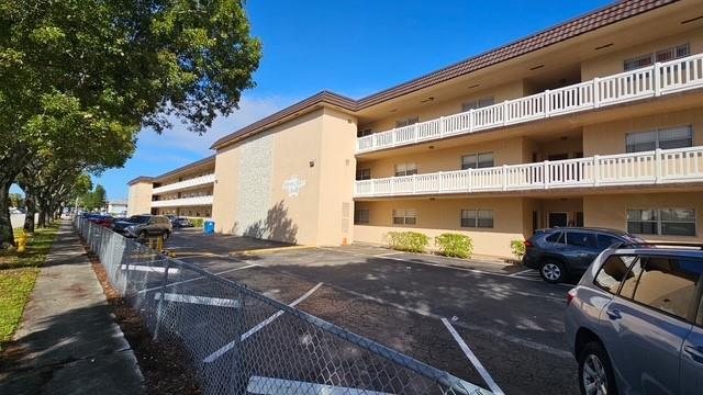 Foto principal - 5881 NW 16th Pl