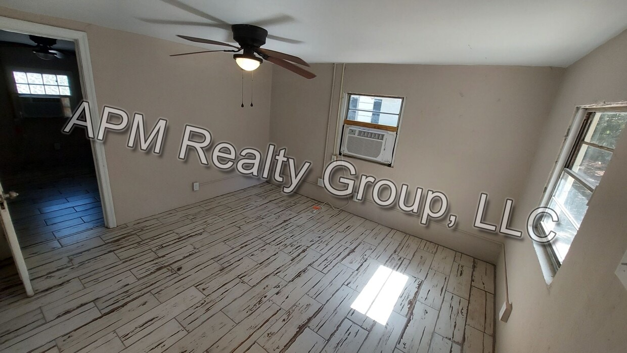 Building Photo - Updated West Columbia Apartment
