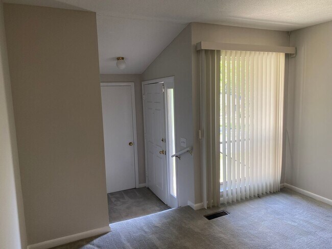 Foto del edificio - 3416-3418 Gail Dr