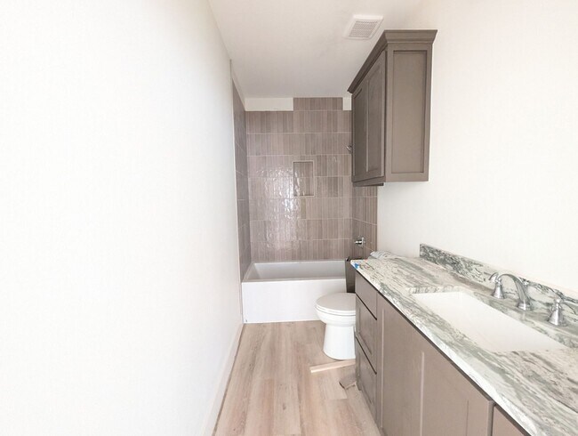 Foto del edificio - New Construction Home in Pleasant Grove for Rent!