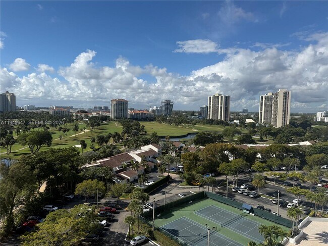 Foto del edificio - 20355 NE 34th Ct