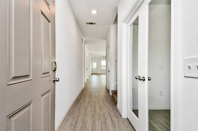Building Photo - 14817 Ash Landing Dr