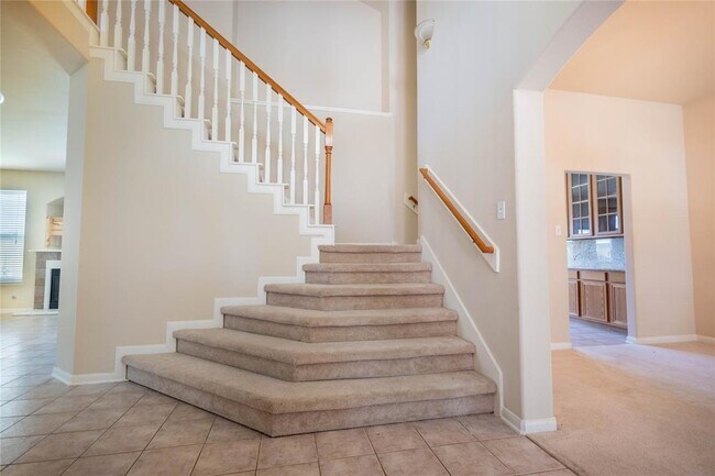Building Photo - 6426 Savannah Pines Dr