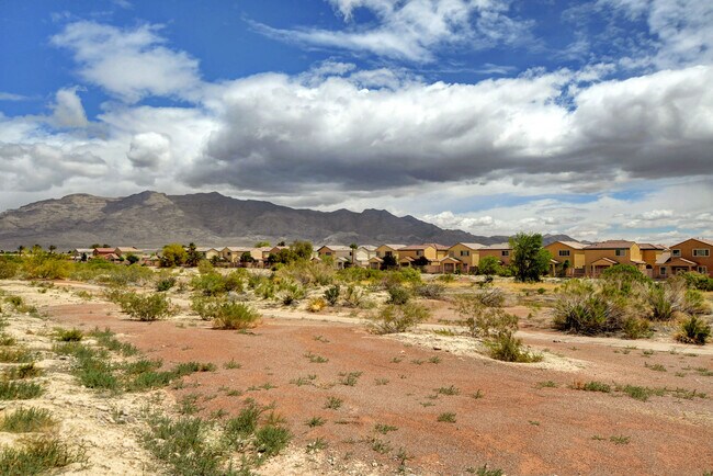 Foto del edificio - 8216 Imperial Lakes St