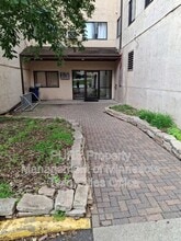 Building Photo - 221 Grand Ave W