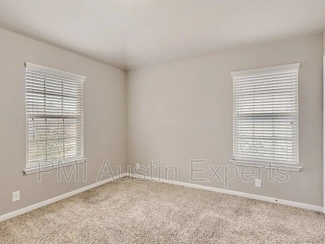 Foto del edificio - 3101 Davis Ln