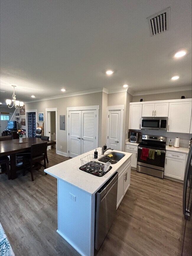 174 Date Palm Lane, Freeport, FL 32439 Townhome Rentals in Freeport