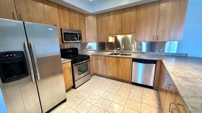 Building Photo - 5100 W 96th St