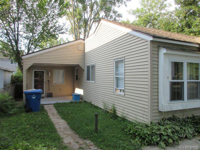 Building Photo - 4059 Chenlot St