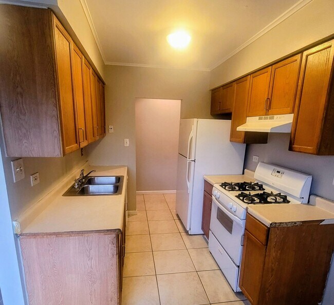 Building Photo - 1089 Dickens Way