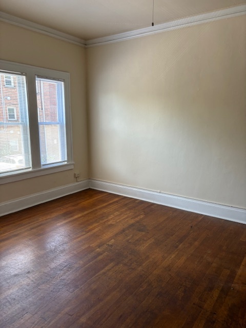 Living Room - 2660 Mayfield Rd