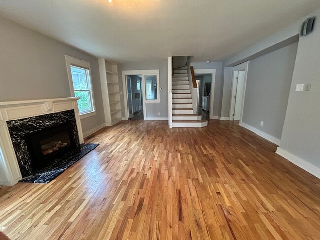 Main Level - Living Room - 920 Grant Pl Homes