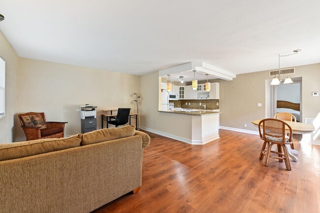 Building Photo - 538 Monaco Way