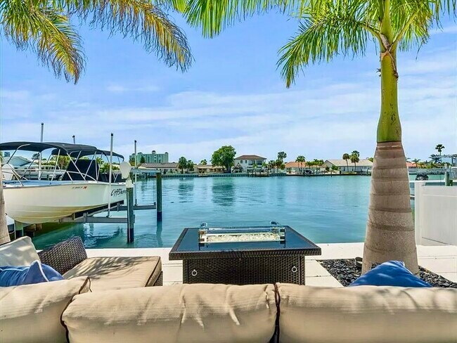 Foto del edificio - 6420 4th Palm Point