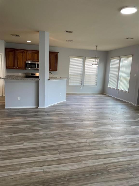 Foto del edificio - 12910 Redbud Shores Ln
