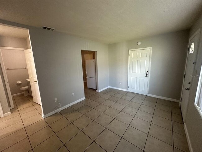 Building Photo - 403 Normandy St