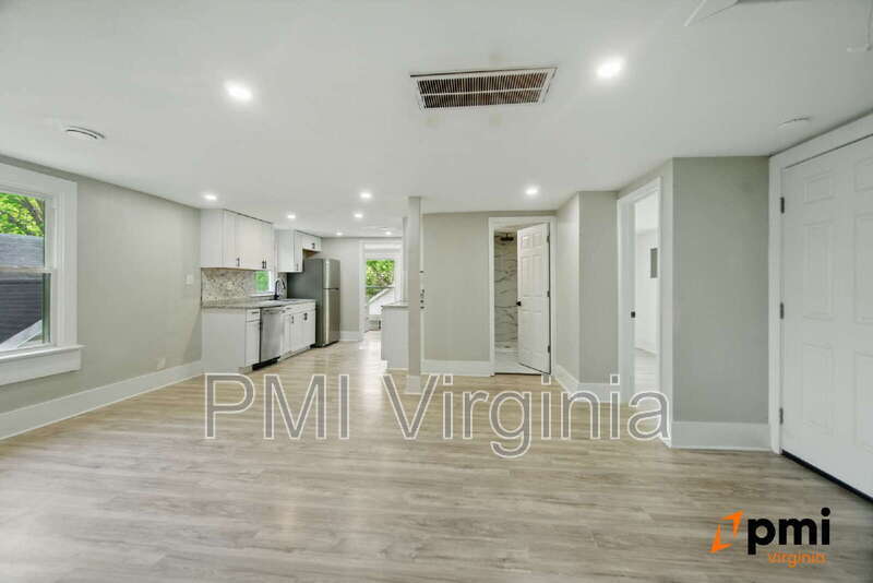 Foto principal - 2732 Jason Ave