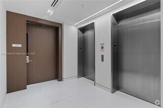 Building Photo - 300 Biscayne Blvd Way