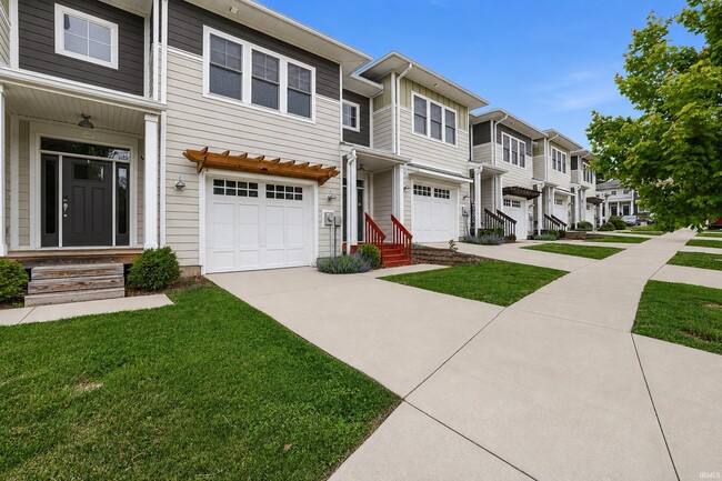 Building Photo - 4315 N Cypress Ln