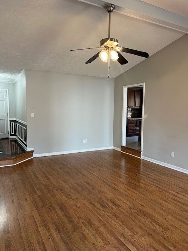 Building Photo - 6930 Bone Creek Dr