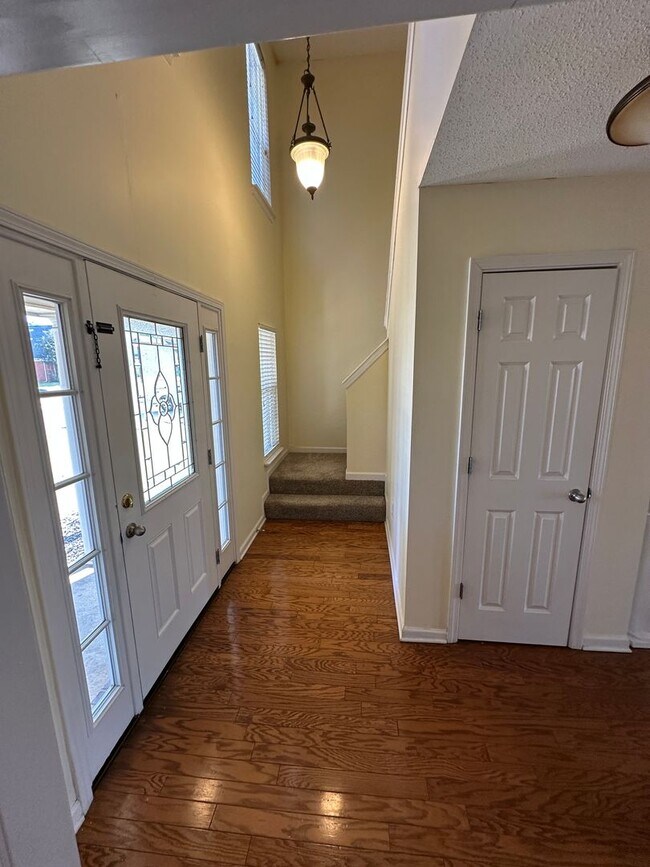 Building Photo - Southaven near Snowden Grove - 3 Bedrooms, 2 1/2 baths