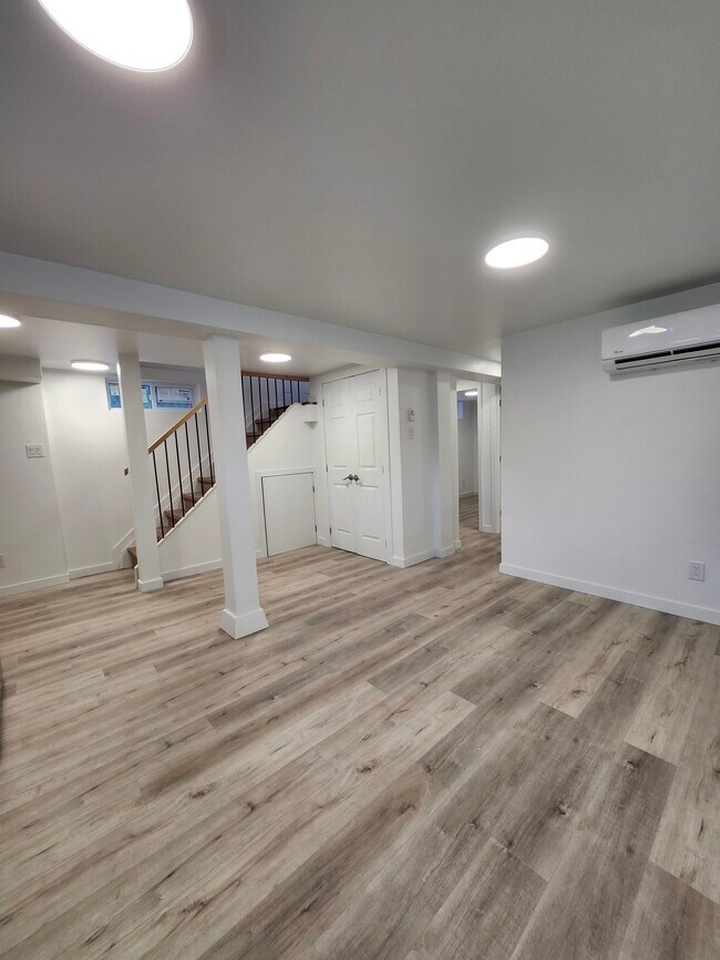 Photo du bâtiment - 905 Smyth Rd