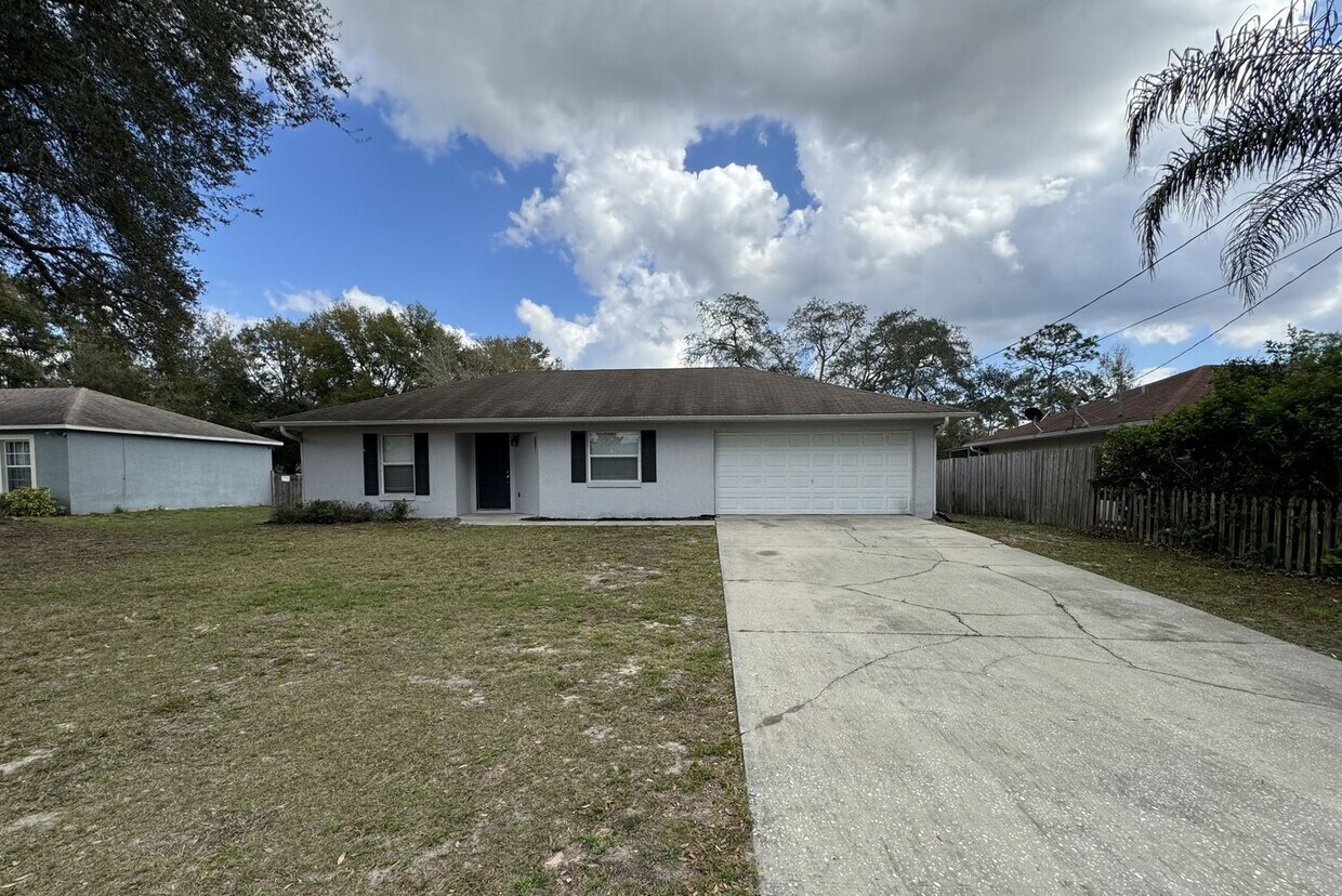 Primary Photo - BEAUTIFUL 3 Bedroom, 2 Bathroom Home in Or...