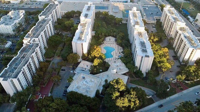 Foto del edificio - 16919 N Bay Rd