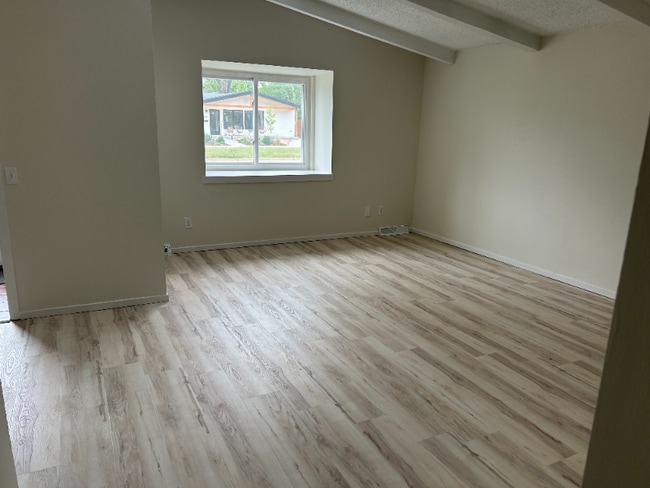 Building Photo - 2620 Lloyd Cir