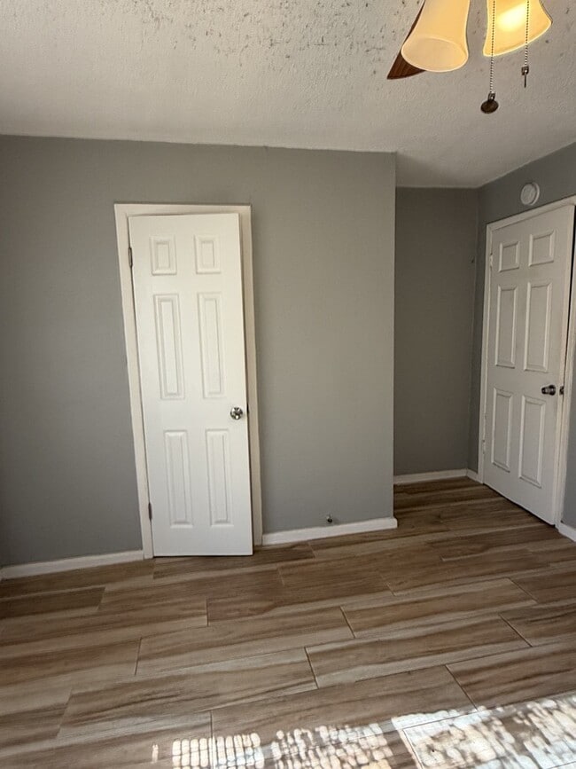 Foto del edificio - 5115 Balkin St