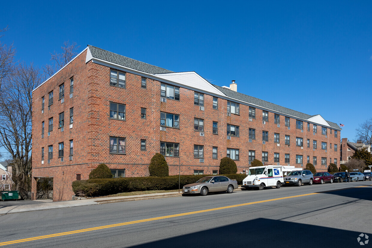 Primary Photo - 180 Halstead Ave