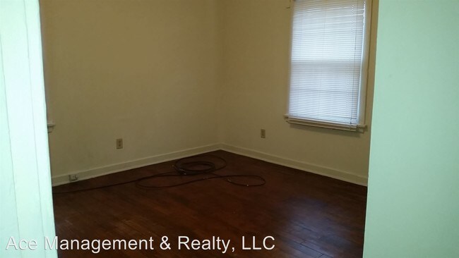 Building Photo - 2 br, 1 bath House - 208 8th Ave NW