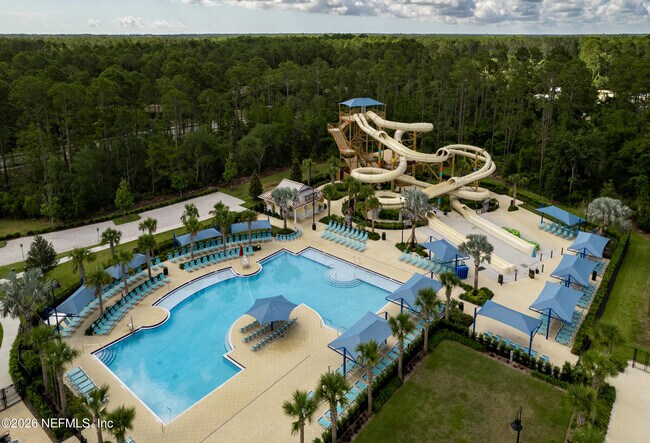 Foto del edificio - 185 Pk Ctr Ave