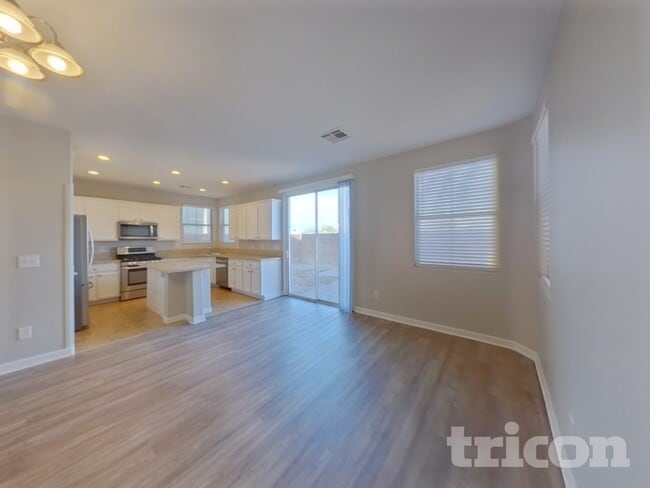 Building Photo - 4598 Hearts Desire Ave