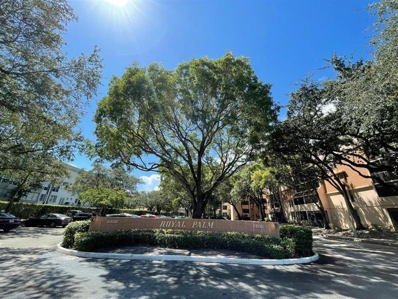 Foto principal - 6800 Cypress Rd