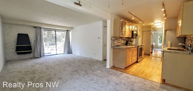 Building Photo - 2 br, 2 bath House - 9904 NE 124th St #1001