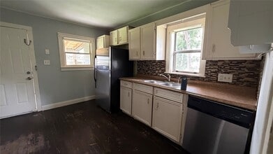 Building Photo - 4017 Baden St