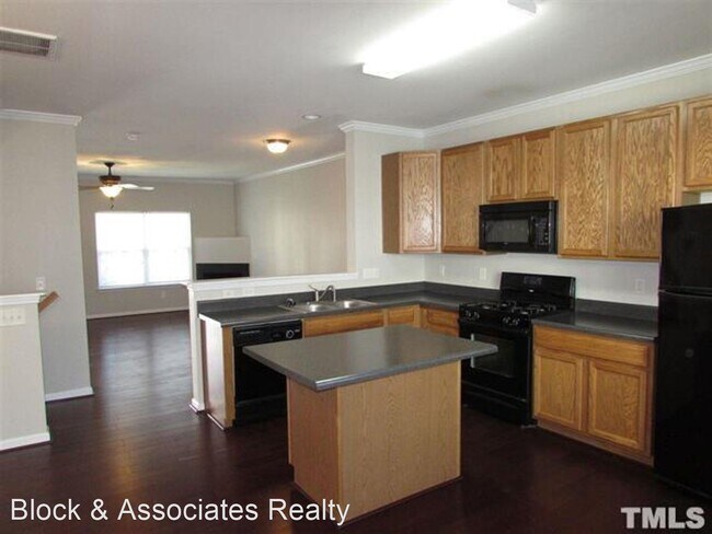 Building Photo - 4 br, 3.5 bath House - 14411 Hamletville S...