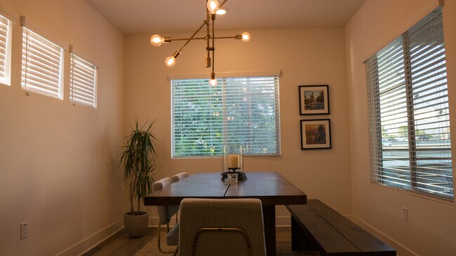 Foto del edificio - 2974 Ripple Pl