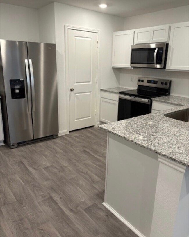 Foto del edificio - 14634 New Vlg Dr