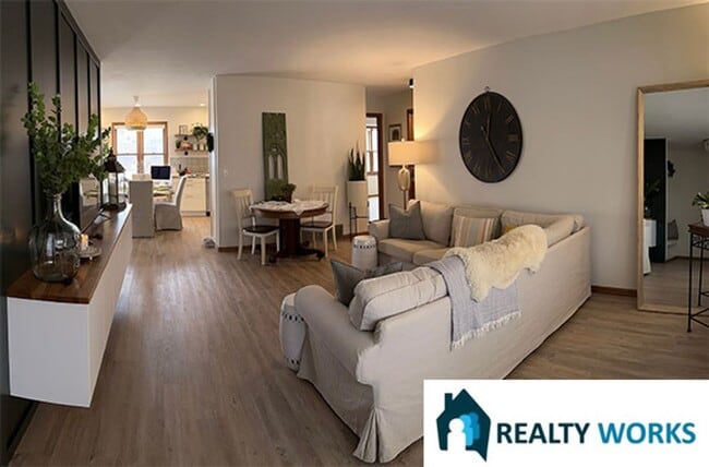 Building Photo - Beautiful 3 Bed Townhome!