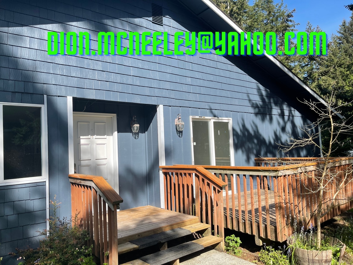 Front door - 8038 N Bicentennial Loop SE