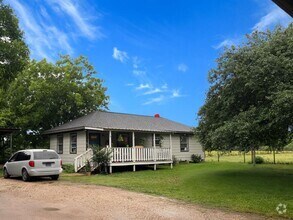 Building Photo - 1606 Wagon Rd