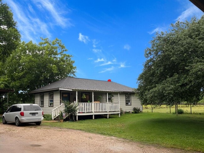 Building Photo - 1606 Wagon Rd