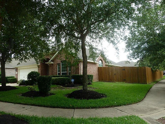 Building Photo - 7631 Trail Hollow