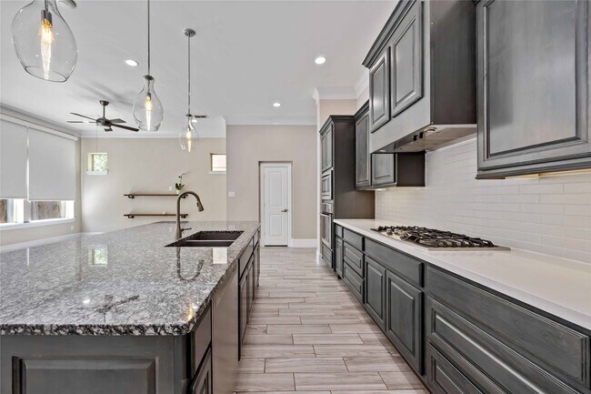 Foto del edificio - 6723 Sussex Manor St