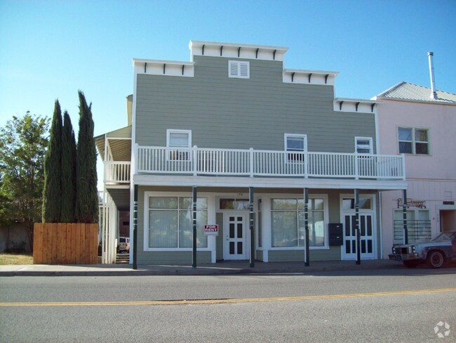 Building Photo - 170 S 11th St