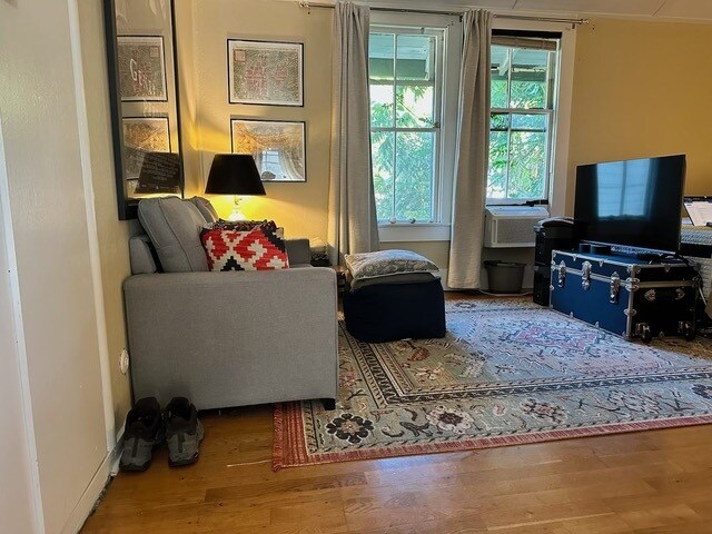 Foto principal - 222 D St