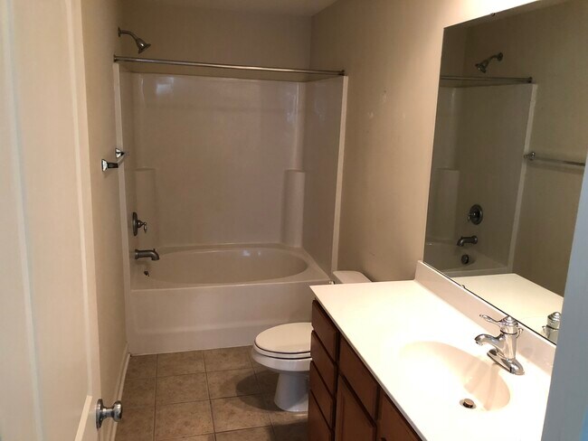 Building Photo - 4522 Brassfield Dr